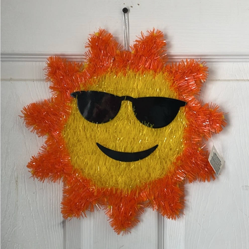 Sunny Smiles Wall Decor with Sunglasses